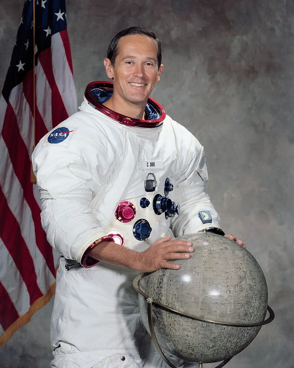 By NASA - This image or video was catalogued by one of the centers of the United States National Aeronautics and Space Administration (NASA) under Photo ID: S71-51289., Public Domain